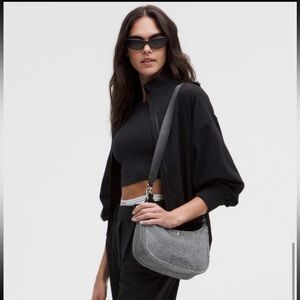 Lululemon city essential Shoulder Bag 3L